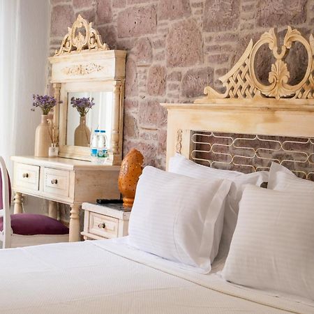 Cunda Mor Limon Otel Ayvalı Exteriör bild