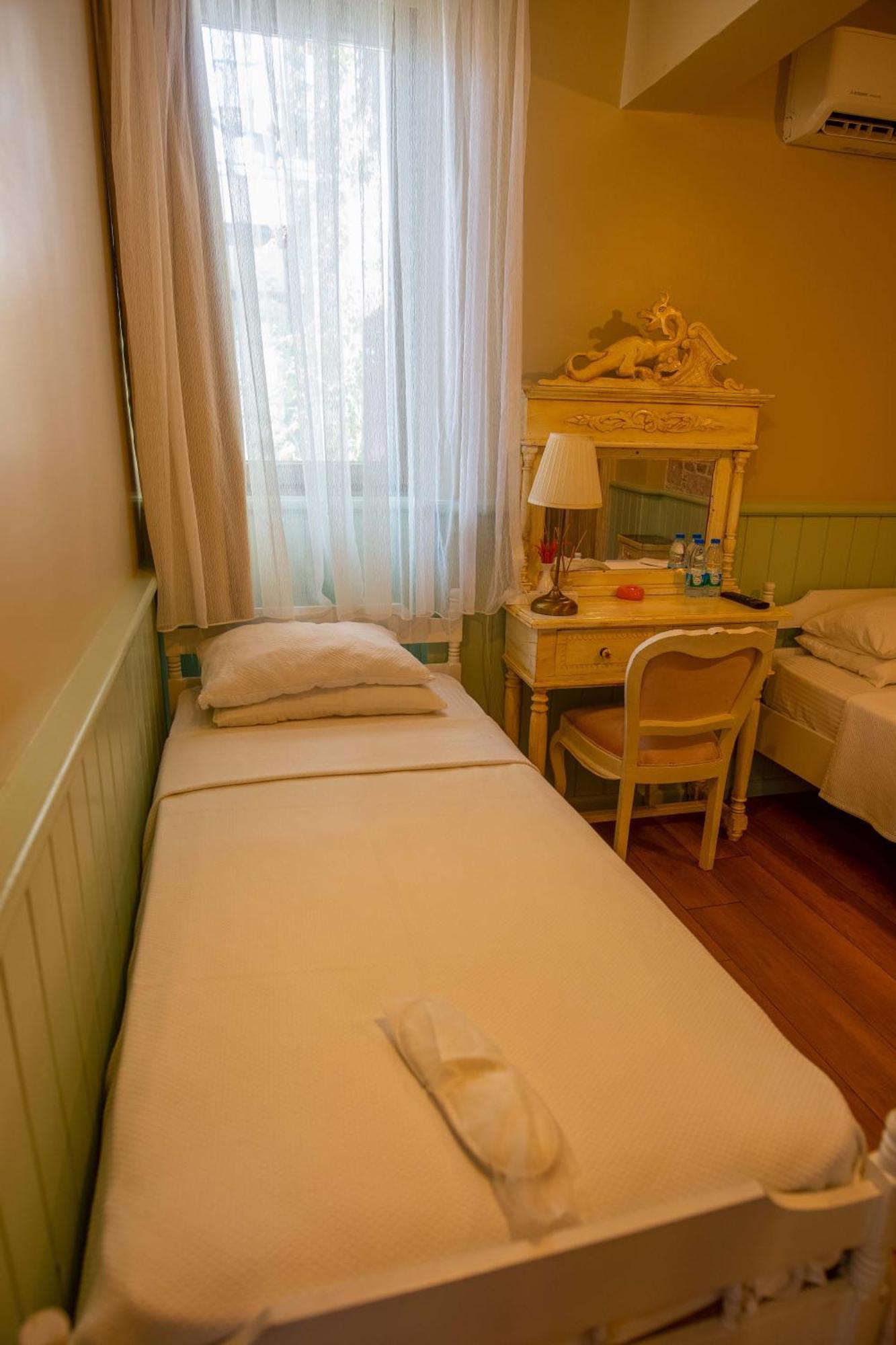 Cunda Mor Limon Otel Ayvalı Exteriör bild