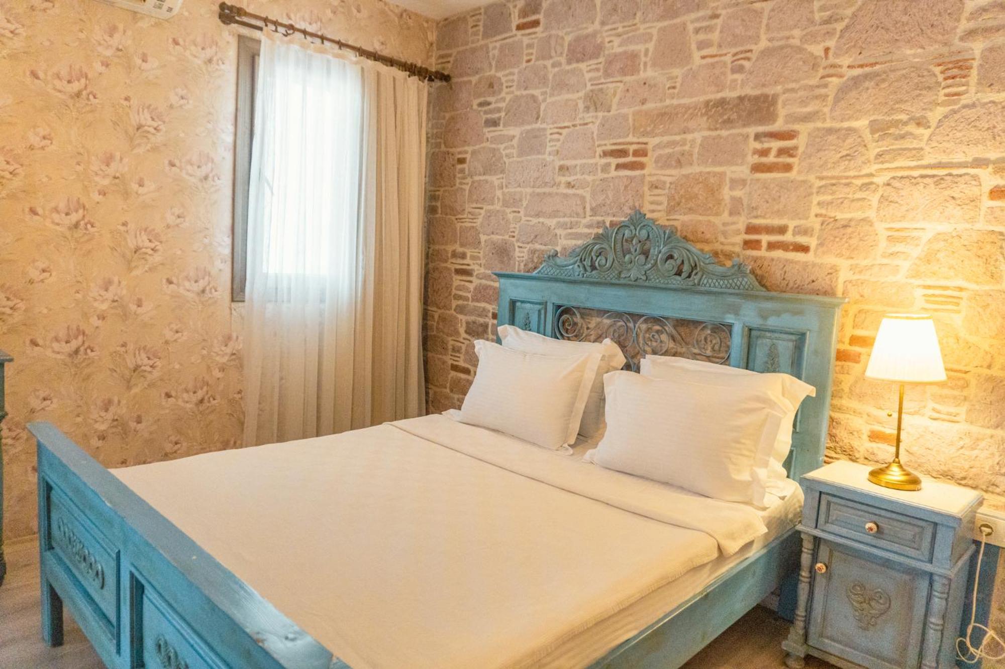Cunda Mor Limon Otel Ayvalı Exteriör bild