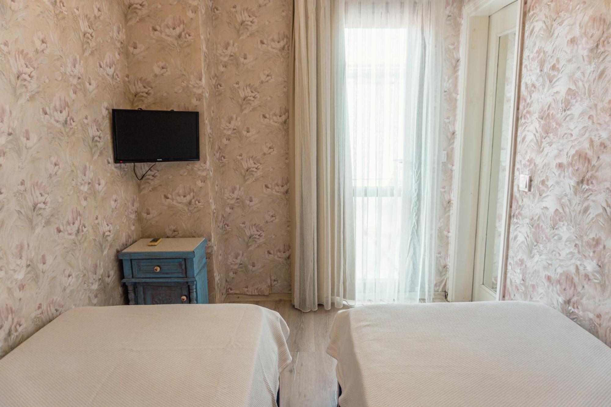 Cunda Mor Limon Otel Ayvalı Exteriör bild