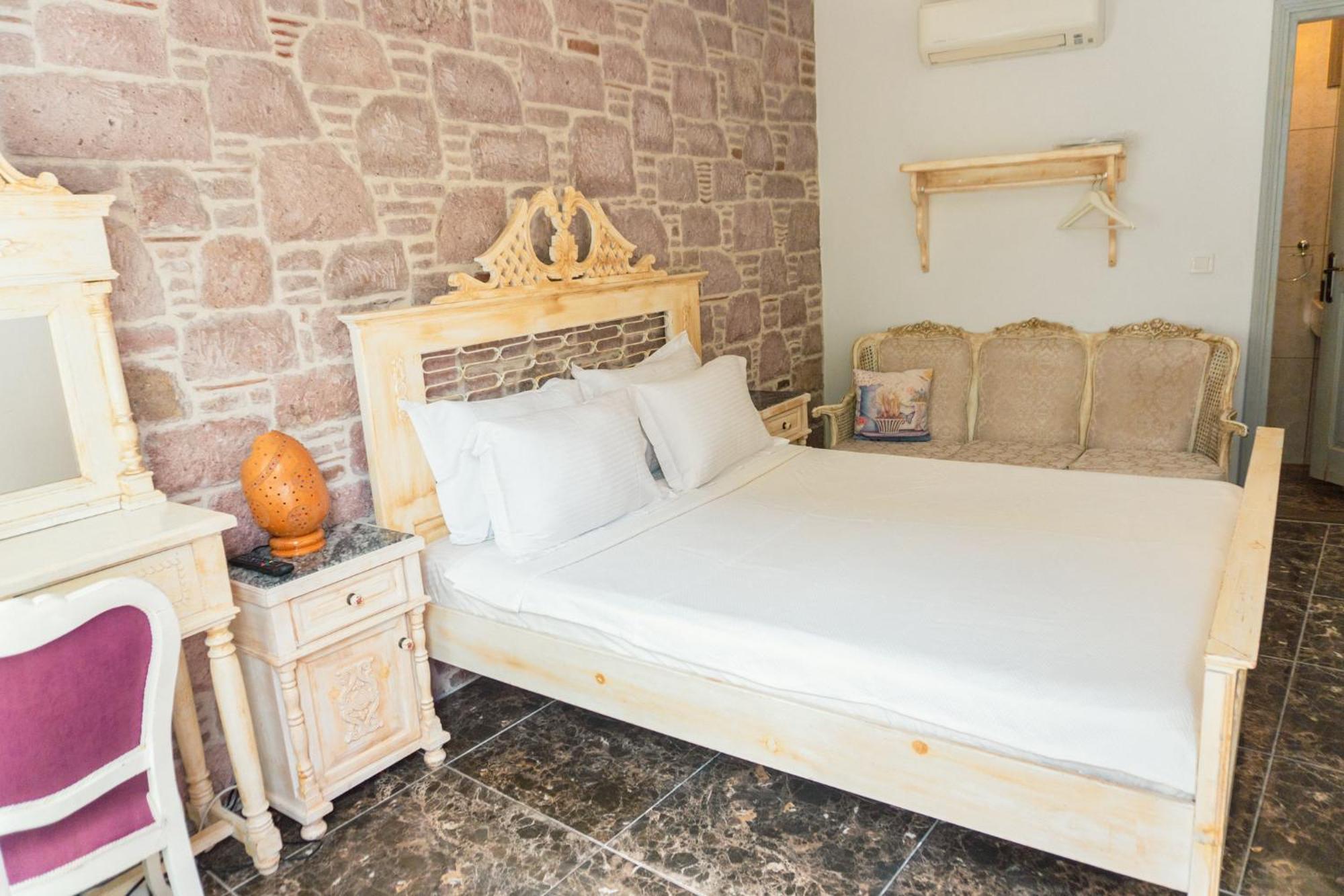 Cunda Mor Limon Otel Ayvalı Exteriör bild