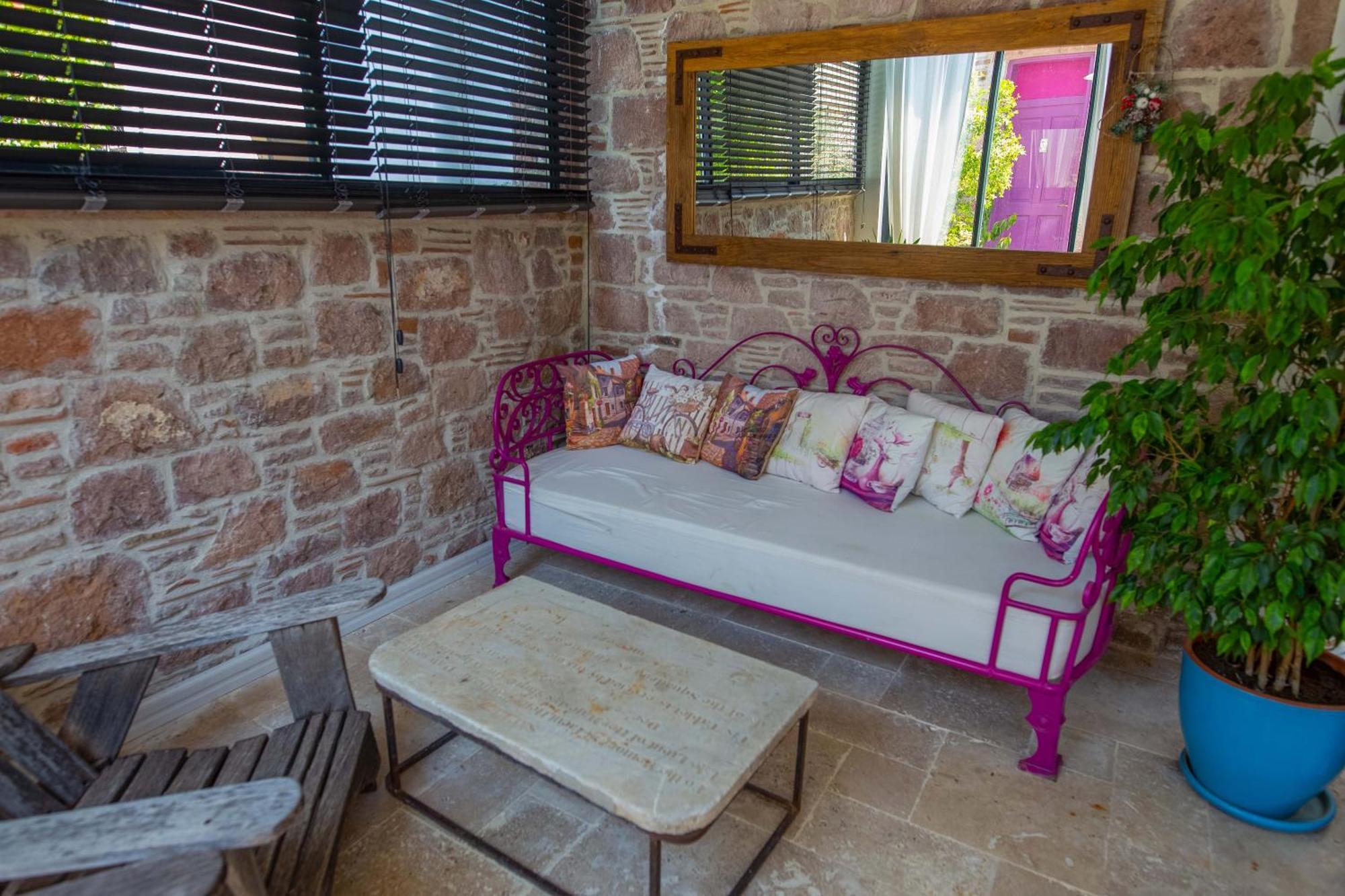Cunda Mor Limon Otel Ayvalı Exteriör bild