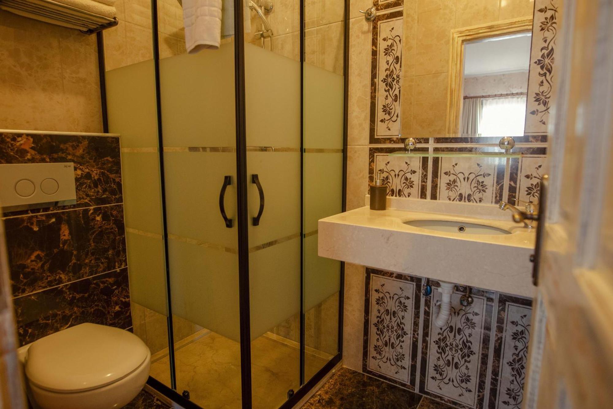 Cunda Mor Limon Otel Ayvalı Exteriör bild